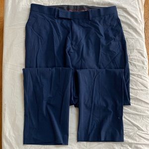 Van Heusen Men’s Navy Blue Slim Fit Flex Dress Pants 34 W x 30 L
